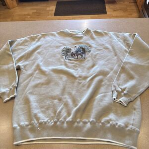 Vtg Legendary Whitetail Deer Hunting Sweatshirt Sz XL Embroidered Big Buck 90s